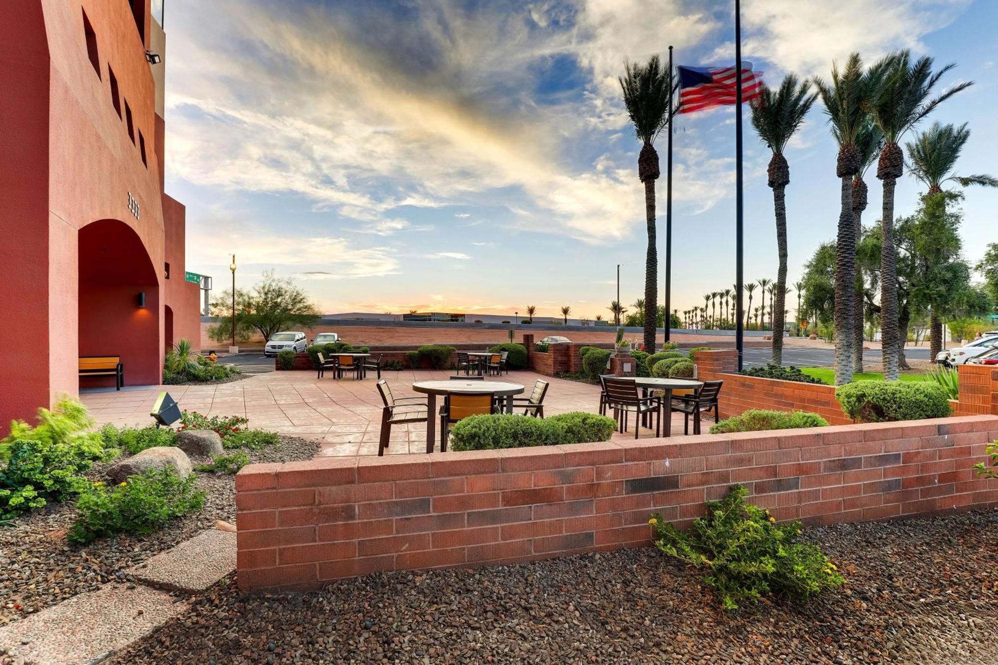 Drury Inn & Suites Phoenix Airport Bagian luar foto